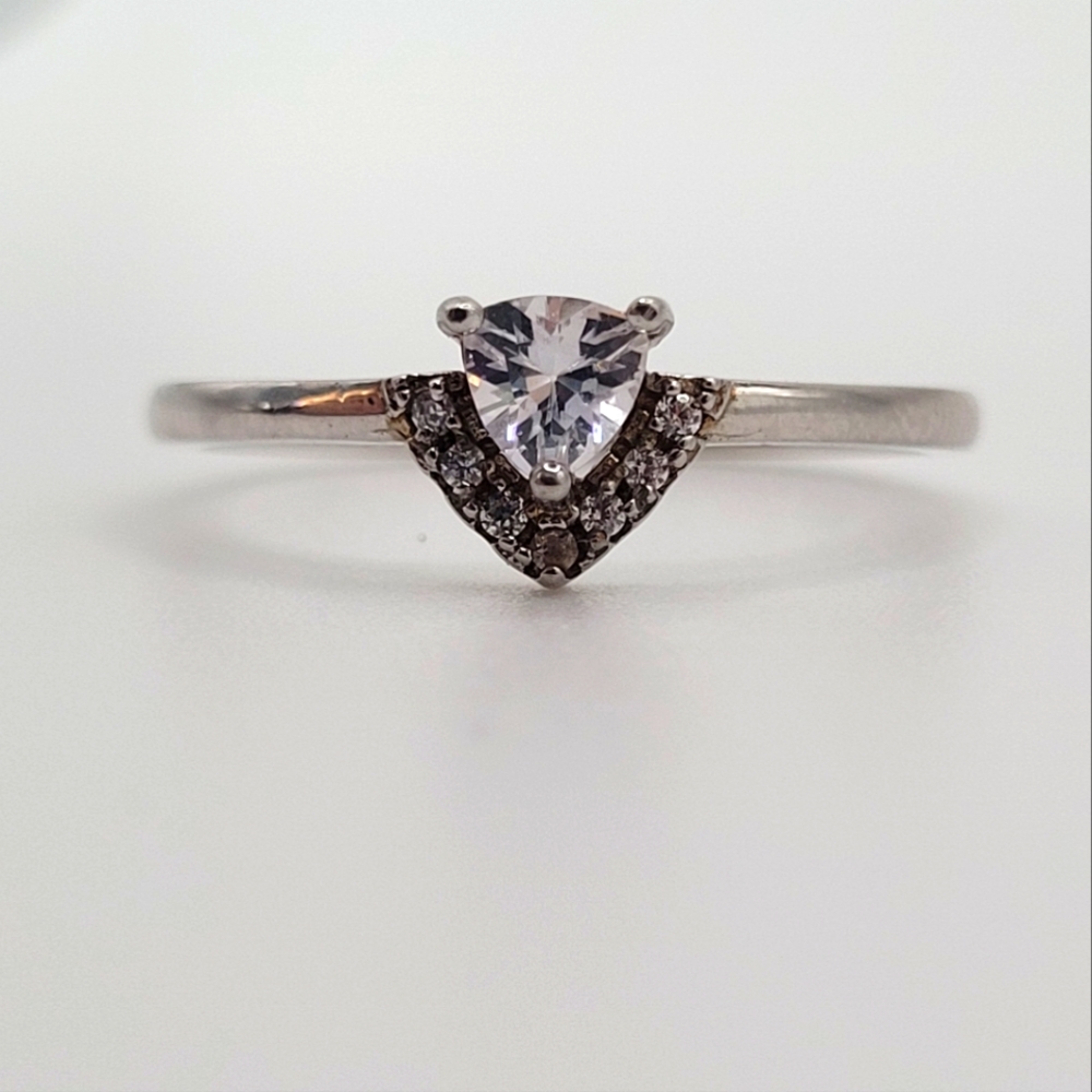 Sterling silver ring, size 7. Triangular gemstone accent. By Charmed aroma.